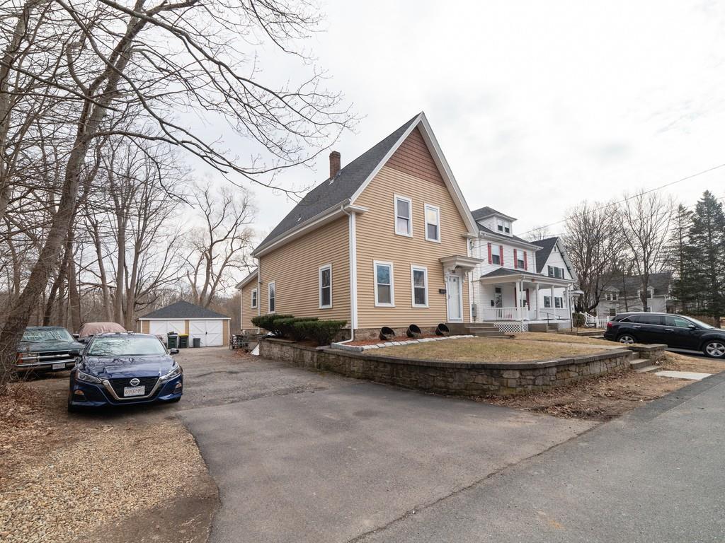 32 Dale Street Franklin, MA 02038 - Photo 3 of 28