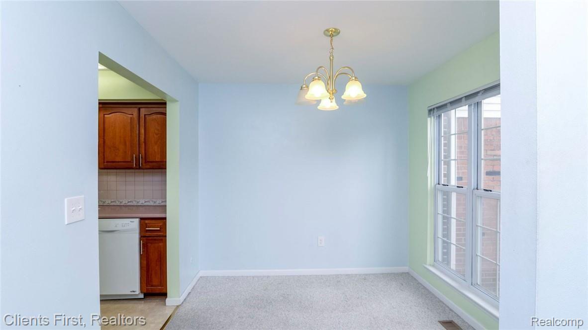 17125 Rudgate Street Southgate, MI 48195 - Photo 16 of 44 016218106134_35.jpg