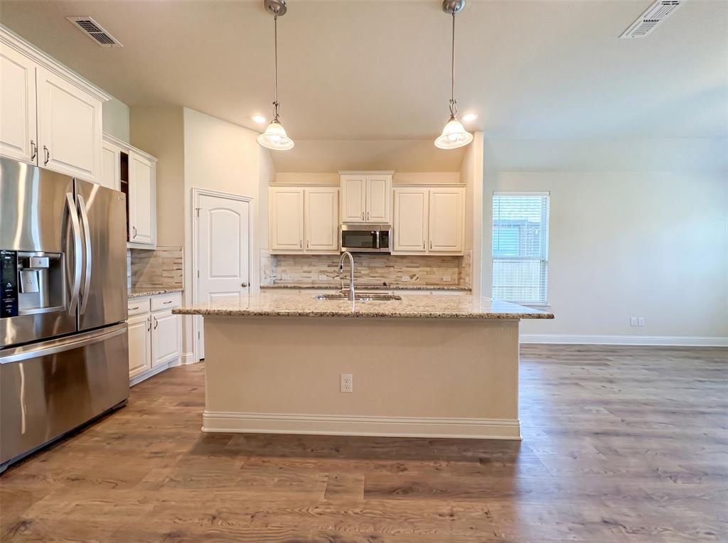 3005 South College Avenue Decatur, TX 76234 - Photo 7 of 18