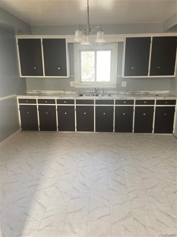 6211 Beech Daly Road Taylor, MI 48180 - Photo 2 of 8