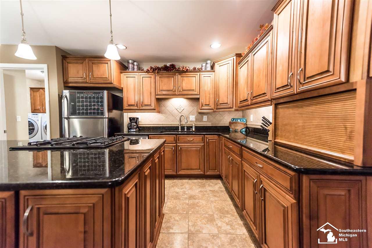 2239 Blue Bush Road Monroe, MI 48162 - Photo 15 of 42 31363412-14.JPG