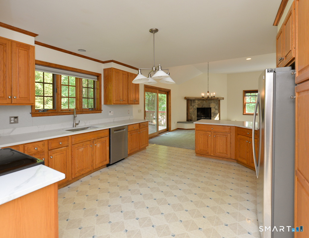 53 Holbrook Road Seymour, CT 06483 - Photo 5 of 23