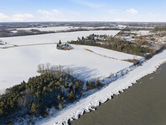$1,900,000 | 5815 County Highway, Manitowoc, WI 54220