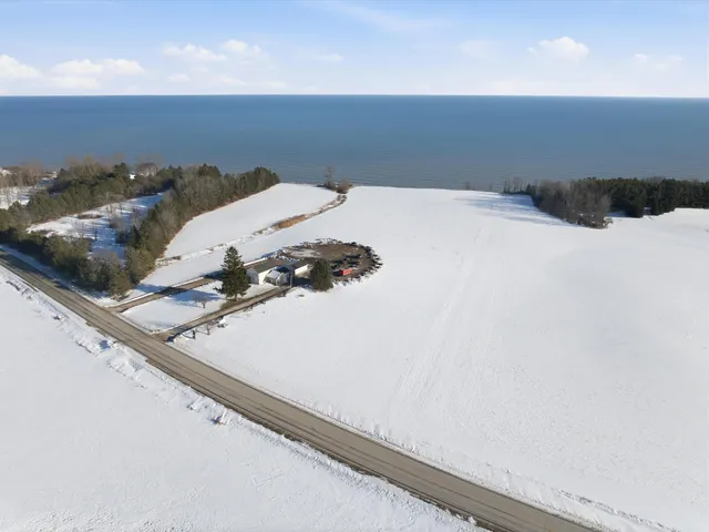 $1,900,000 | 5815 County Highway, Manitowoc, WI 54220