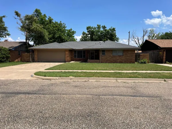 $1,925 | 3419 Royal Road, Amarillo, TX 79109