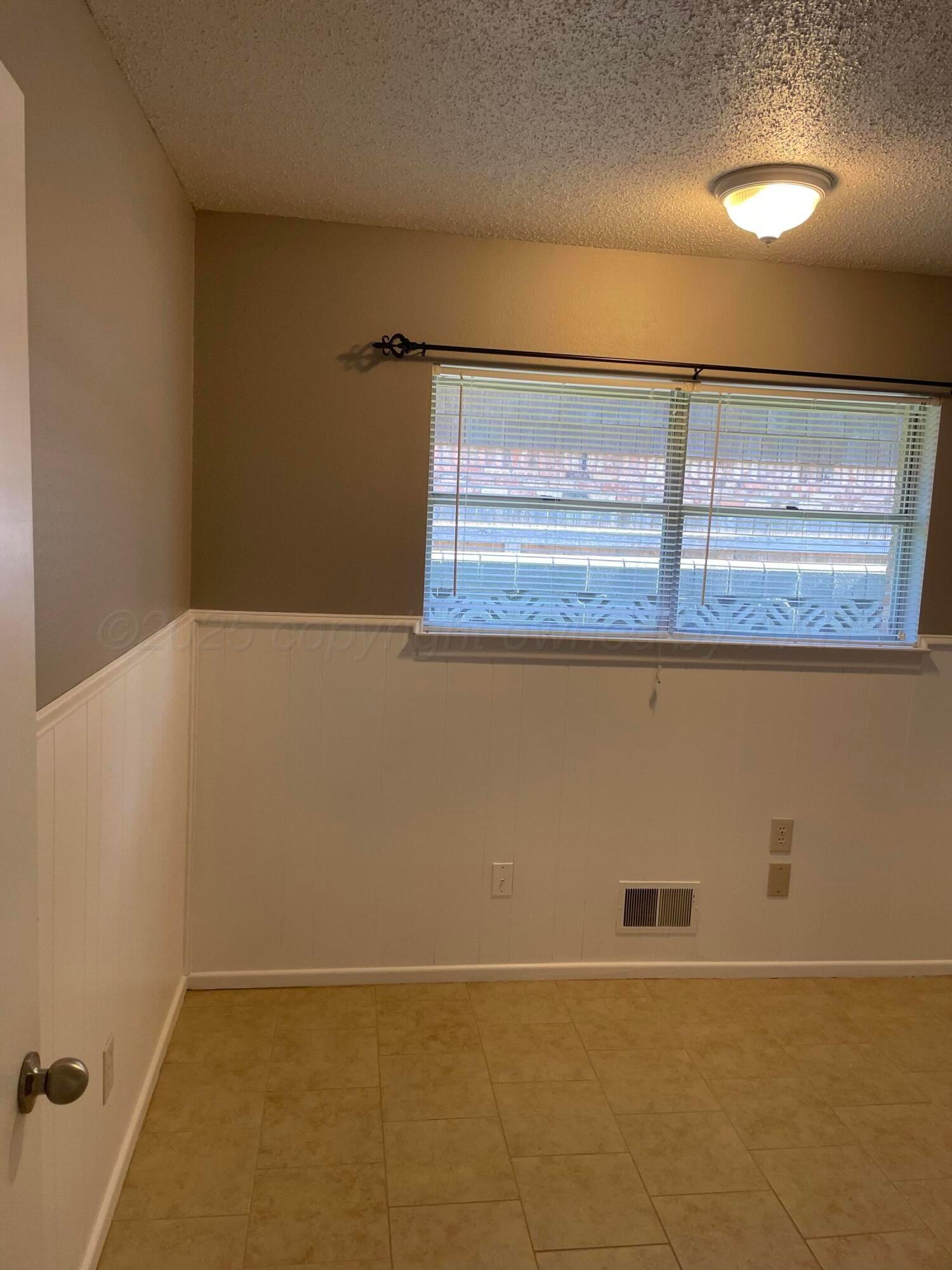 3419 Royal Road Amarillo, TX 79109 - Photo 14 of 23 IMG_1721