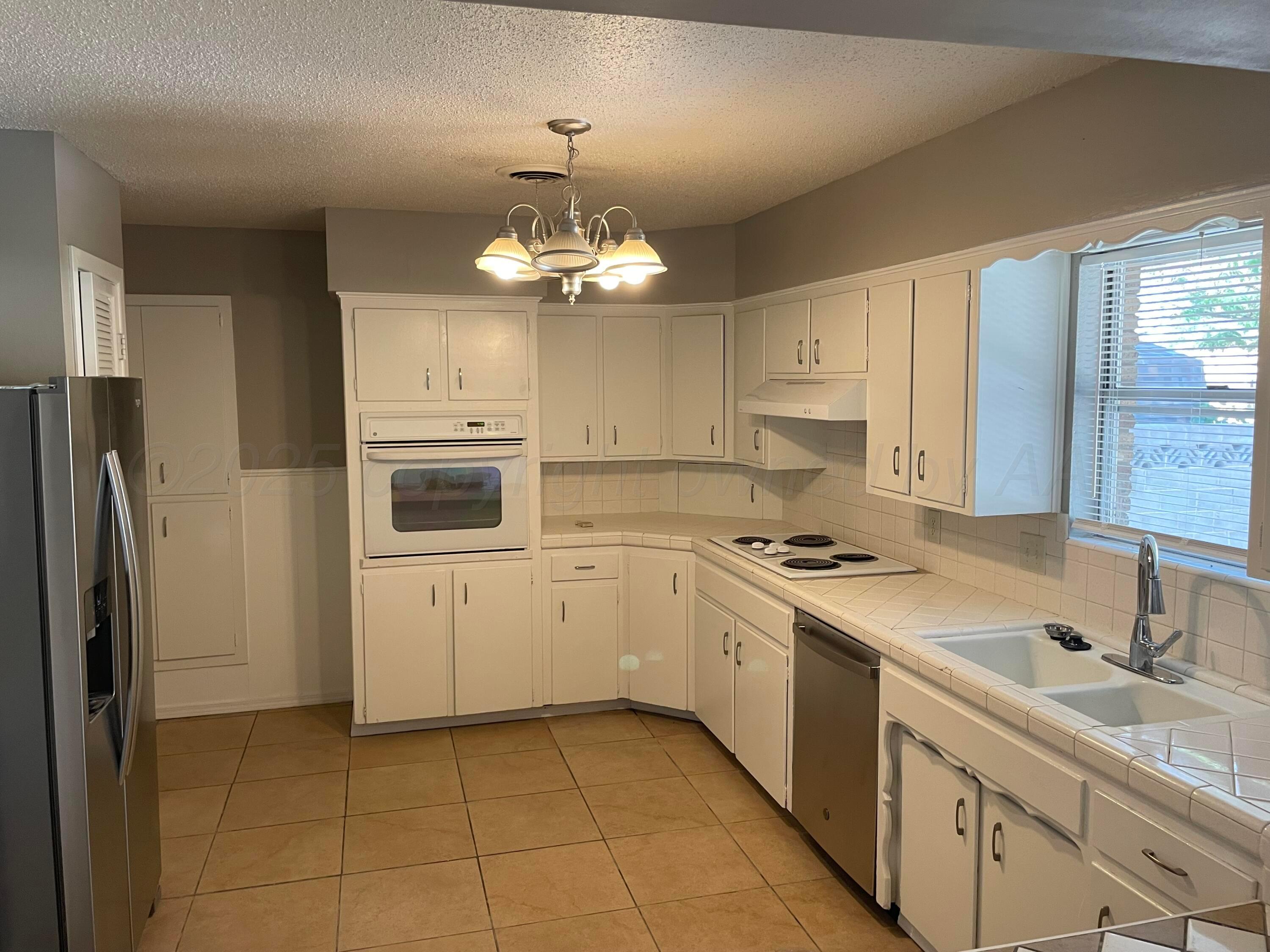 3419 Royal Road Amarillo, TX 79109 - Photo 2 of 23 IMG_1734