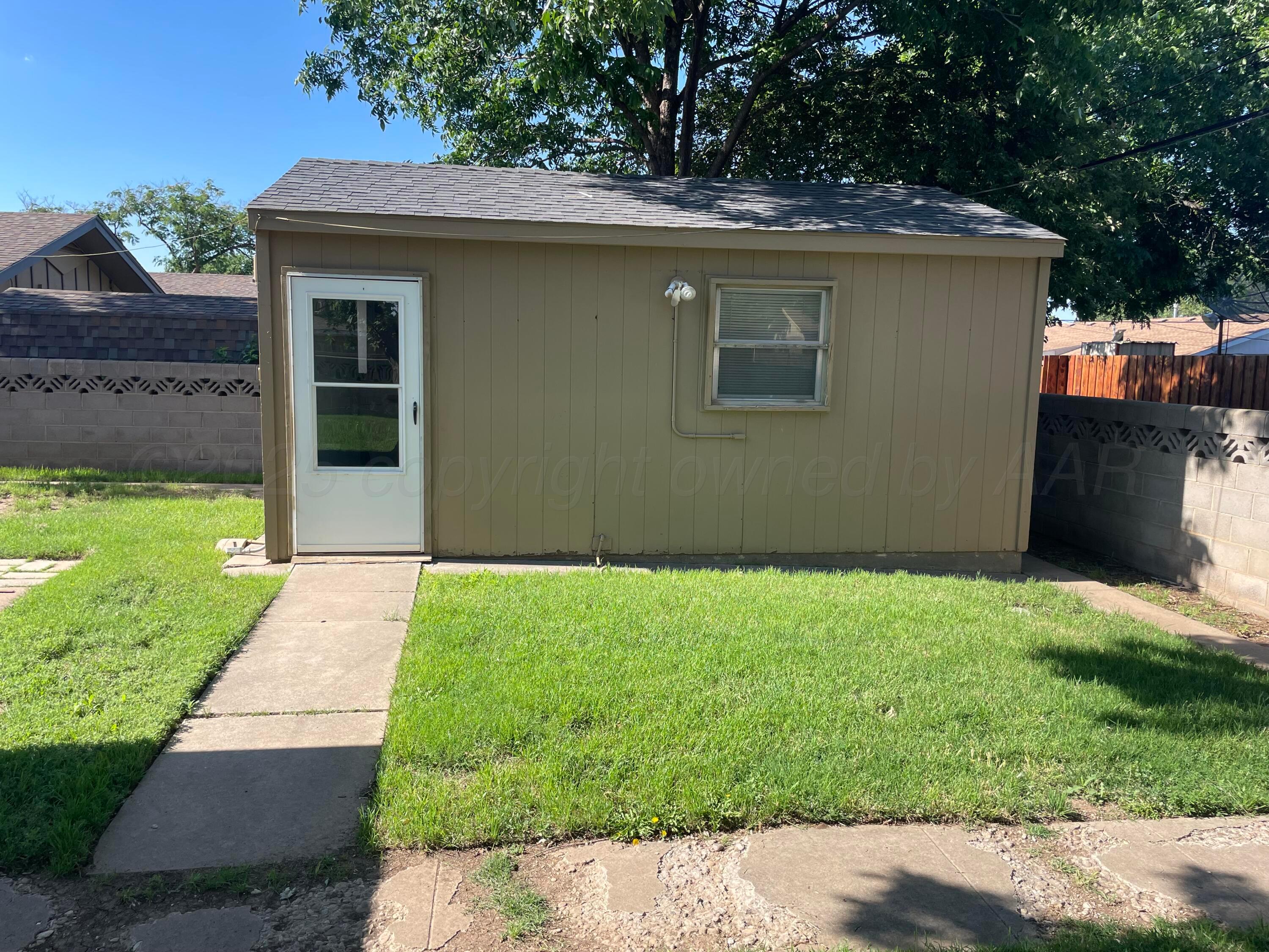 3419 Royal Road Amarillo, TX 79109 - Photo 6 of 23 IMG_1729