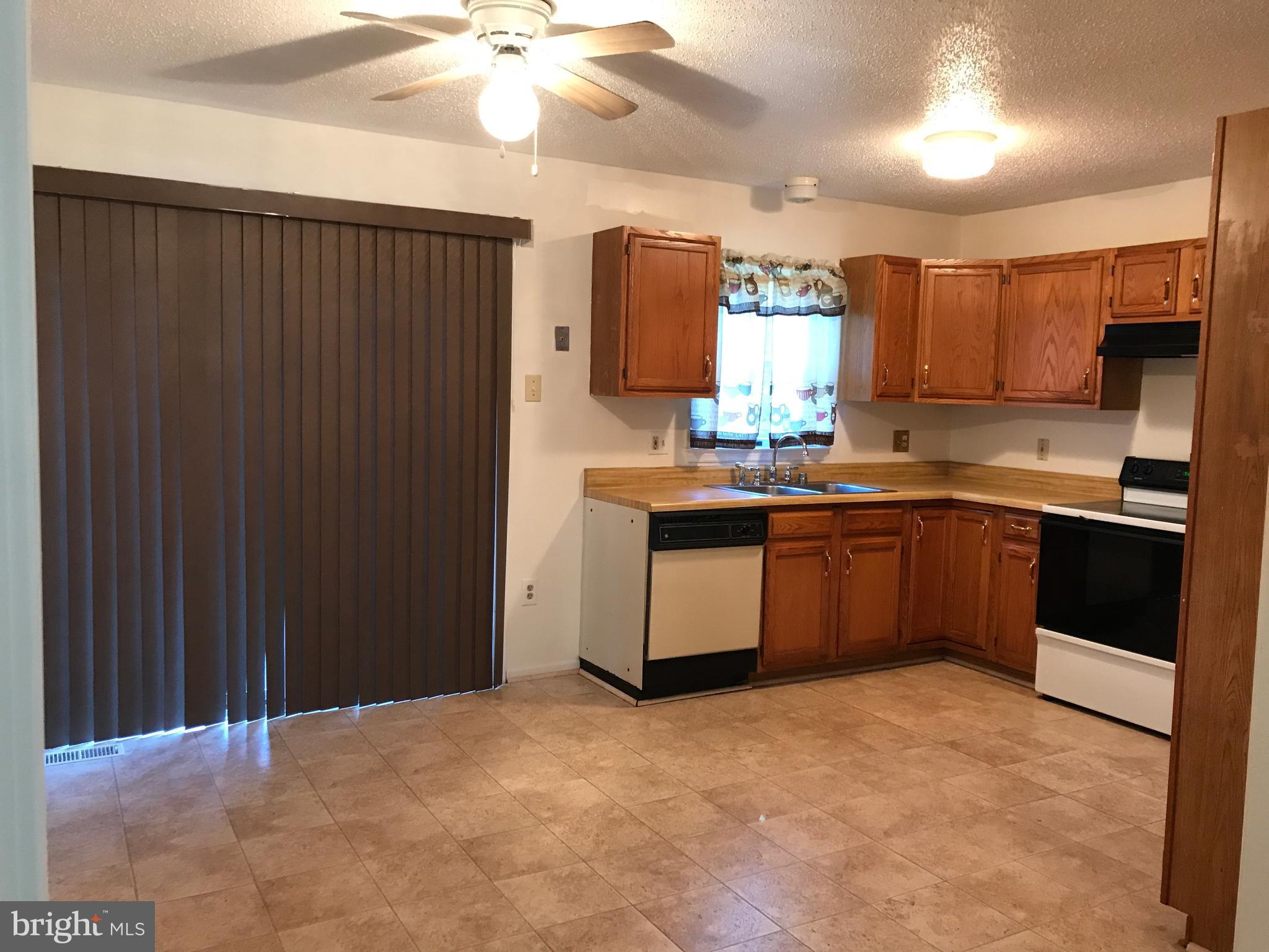 7730 Brink Road Gaithersburg, MD 20882 - Photo 3 of 18 Kitchen