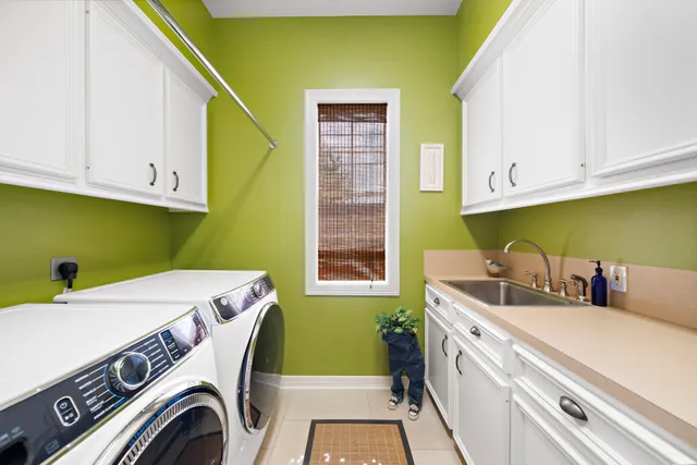 $959,000 | 1310 Whispering Pines Drive, Houston, TX 77055