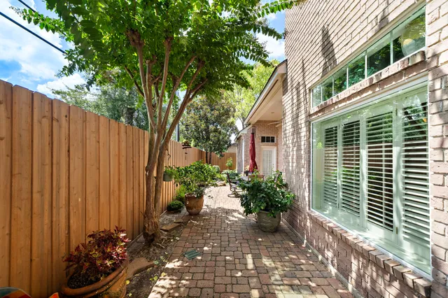 $959,000 | 1310 Whispering Pines Drive, Houston, TX 77055