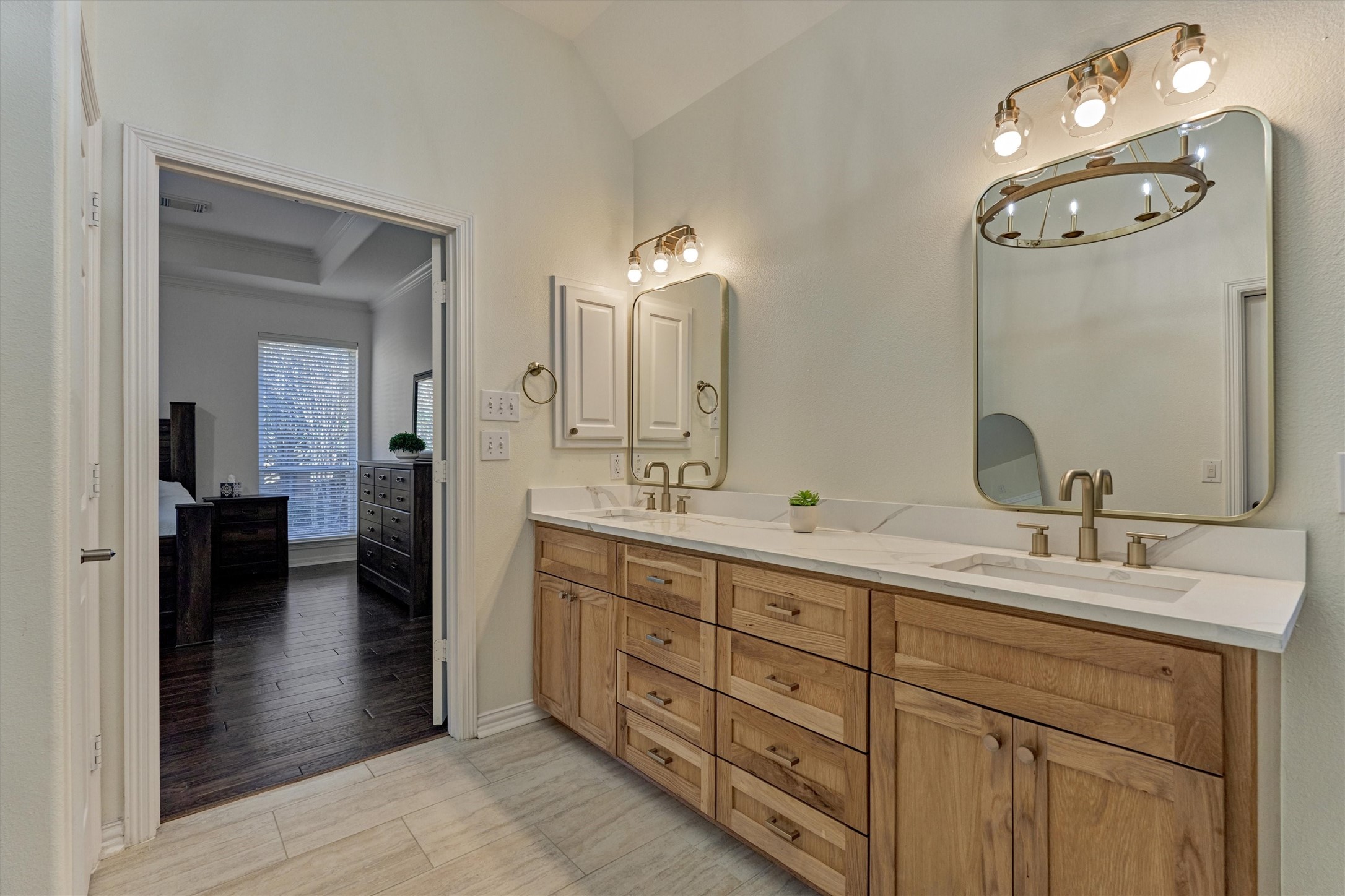 94 Oriel Oaks Circle The Woodlands, TX 77382 - Photo 32 of 46 the large vanity in the primary en suite bathroom.