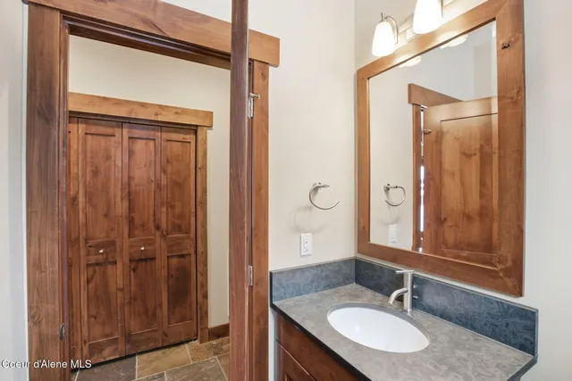 $550,000 | 1 Stahl Street, Wardner, ID 83837