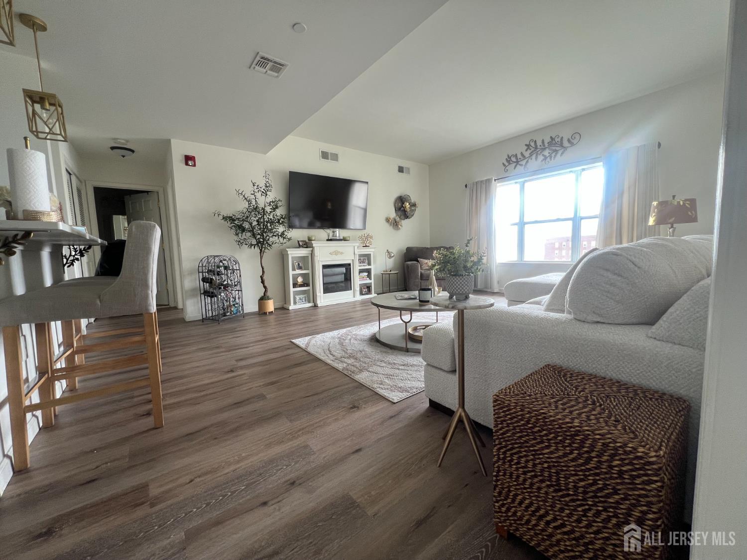 358 Rector Street, Unit 707 Perth Amboy, NJ 08861 - Photo 6 of 11