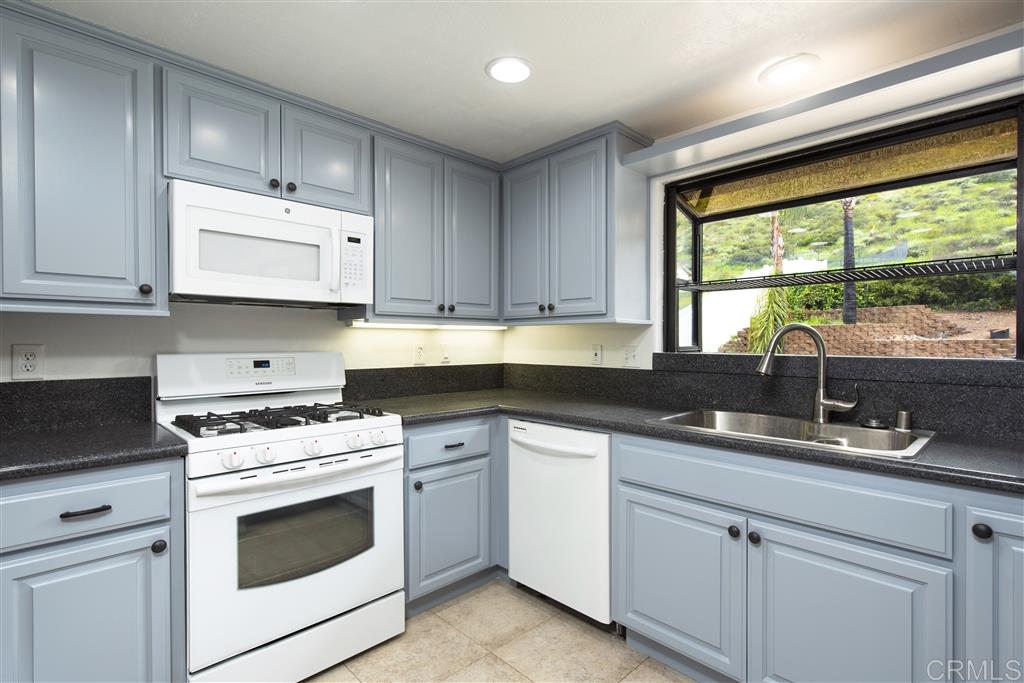 15934 Staples Road Ramona, CA 92065 - Photo 8 of 17