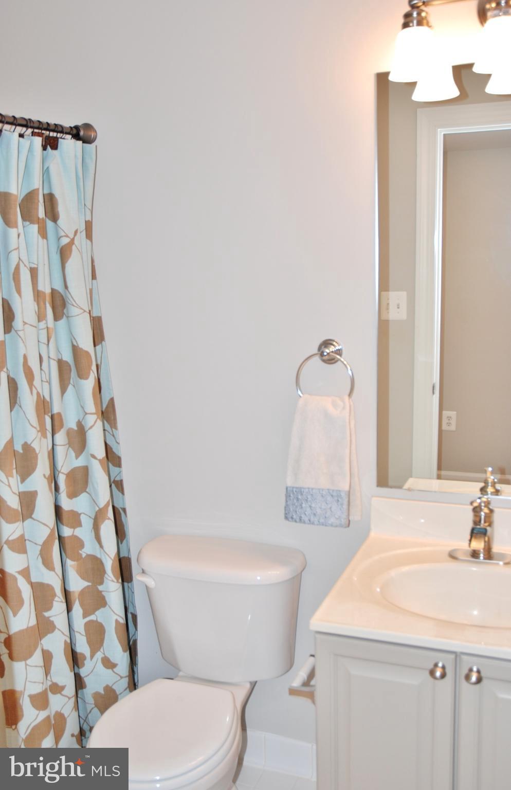 16 Bonifant Road Silver Spring, MD 20905 - Photo 28 of 28 Bath