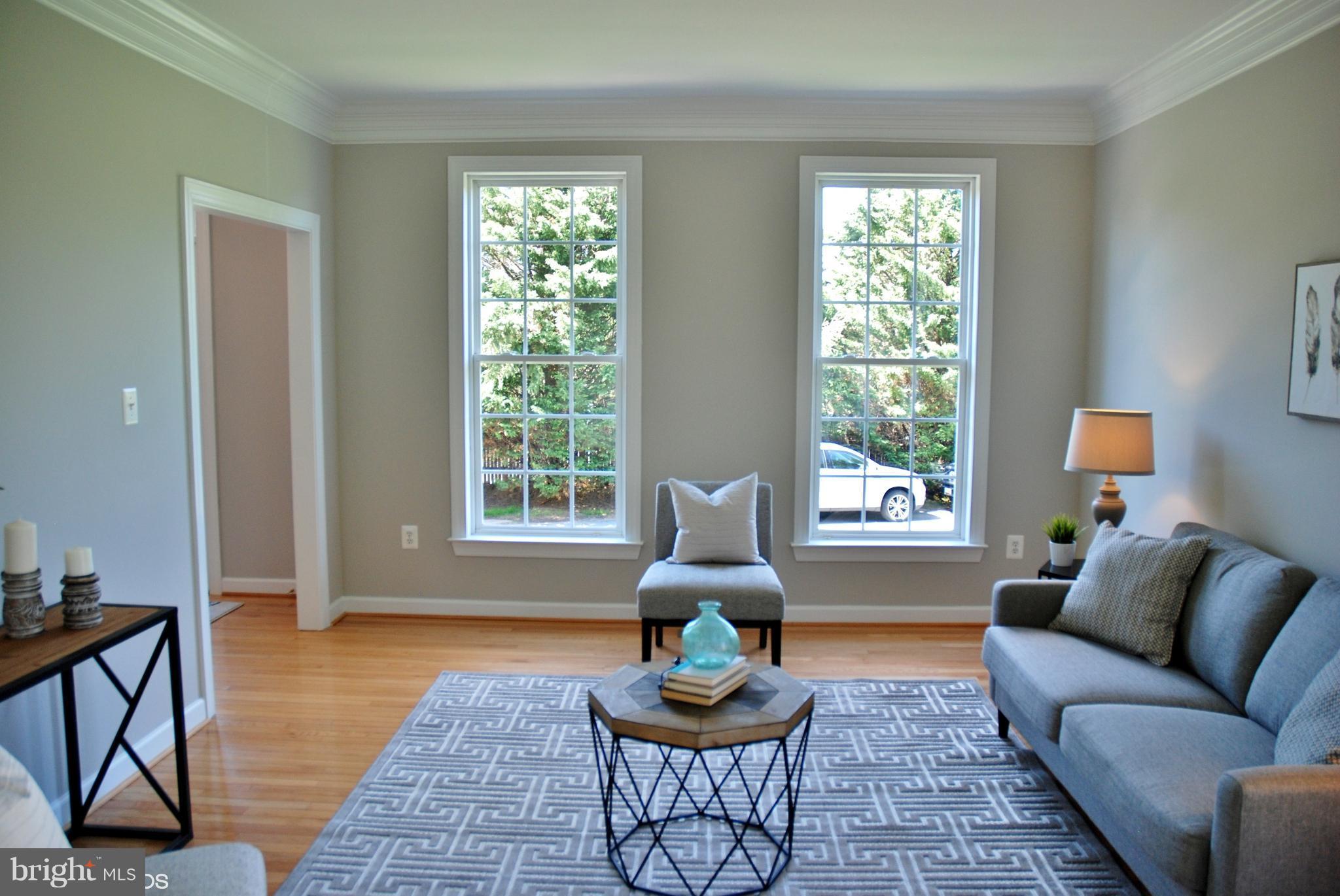 16 Bonifant Road Silver Spring, MD 20905 - Photo 9 of 28 Living Room