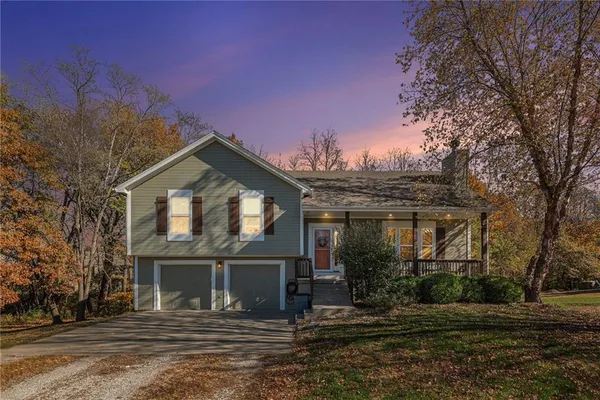 $345,000 | 5871 Walnut Cove, Trimble, MO 64492