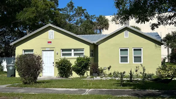 $1,900 | 308 South 8th Street, Fort Pierce, FL 34950