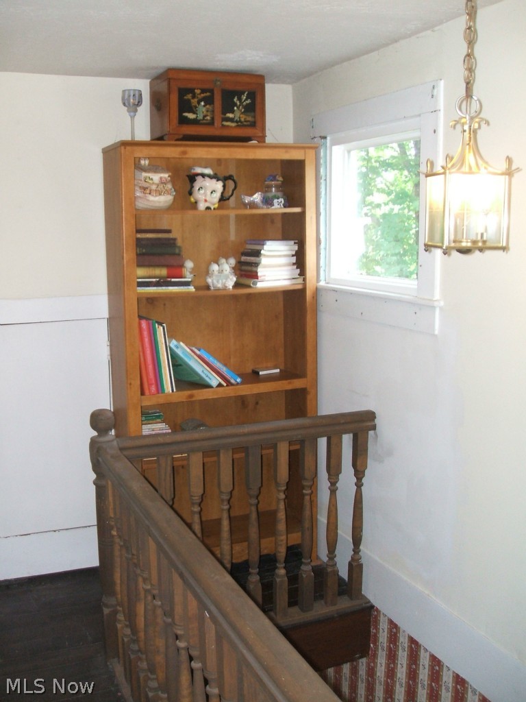 2118 North Medina Line Road Akron, OH 44333 - Photo 21 of 25 Quaint second floor landing