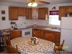 301 West Madison Street Athens, IL 62613 - Photo 8 of 12 Gallery Image 8