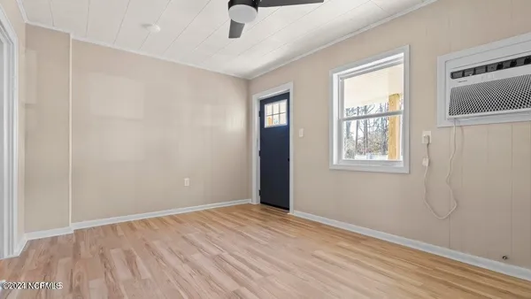 $1,050 | 300 Richlands Avenue, Unit 1, Jacksonville, NC 28540