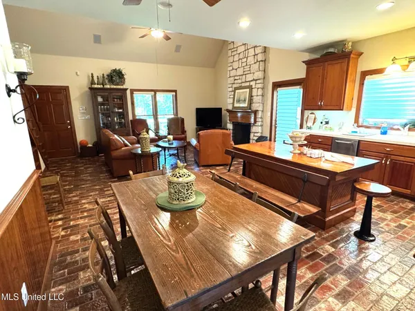 $1,557,000 | 2053 Osyka Progress Road, Osyka, MS 39657