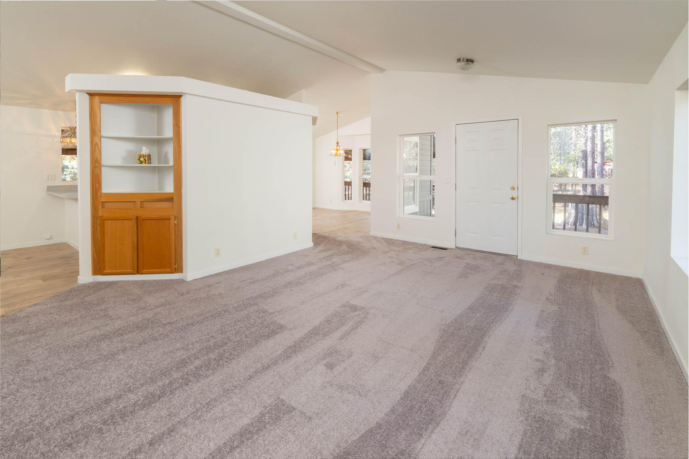 2706 Boone Circle La Pine, OR 97739 - Photo 2 of 32 2106 Boone Ct_0054