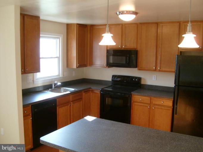 3333 Swann Road Suitland, MD 20746 - Photo 13 of 30 Kitchen