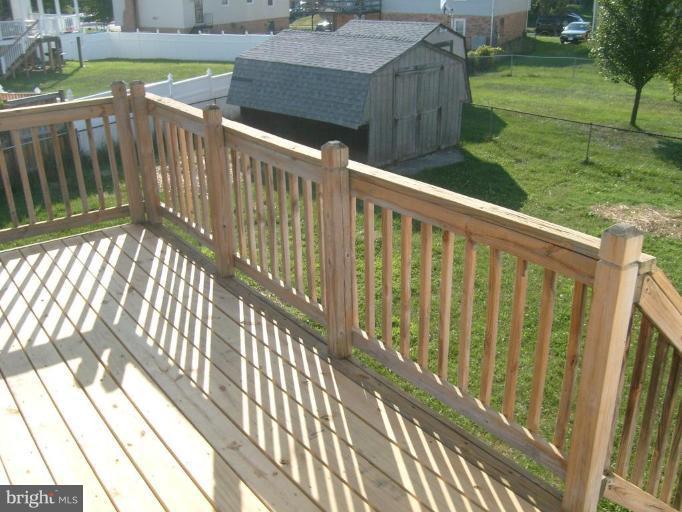 3333 Swann Road Suitland, MD 20746 - Photo 27 of 30 Deck
