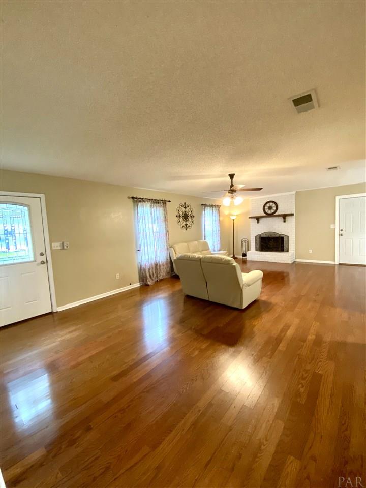 2948 Ranchette Square Gulf Breeze, FL 32563 - Photo 4 of 41 Gallery Image 4