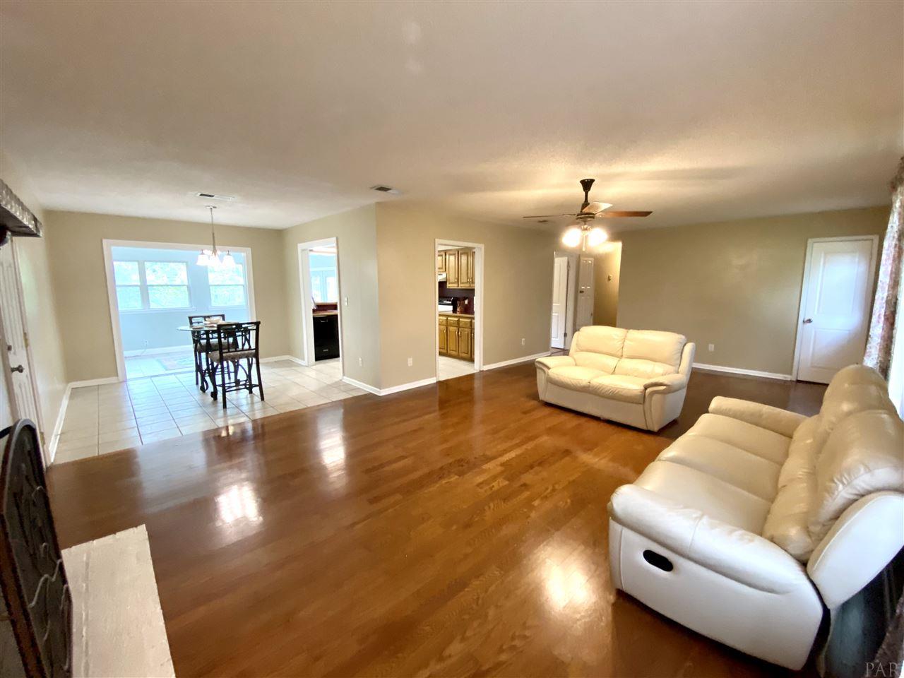 2948 Ranchette Square Gulf Breeze, FL 32563 - Photo 5 of 41 Gallery Image 5
