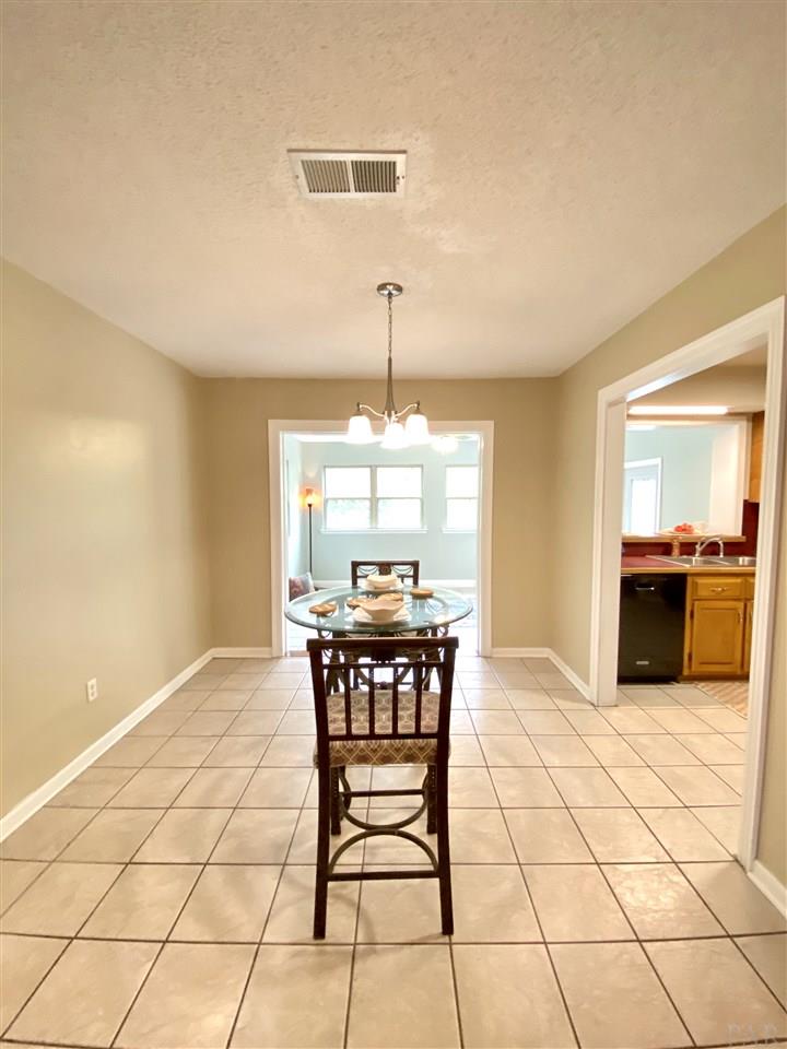 2948 Ranchette Square Gulf Breeze, FL 32563 - Photo 6 of 41 Gallery Image 6