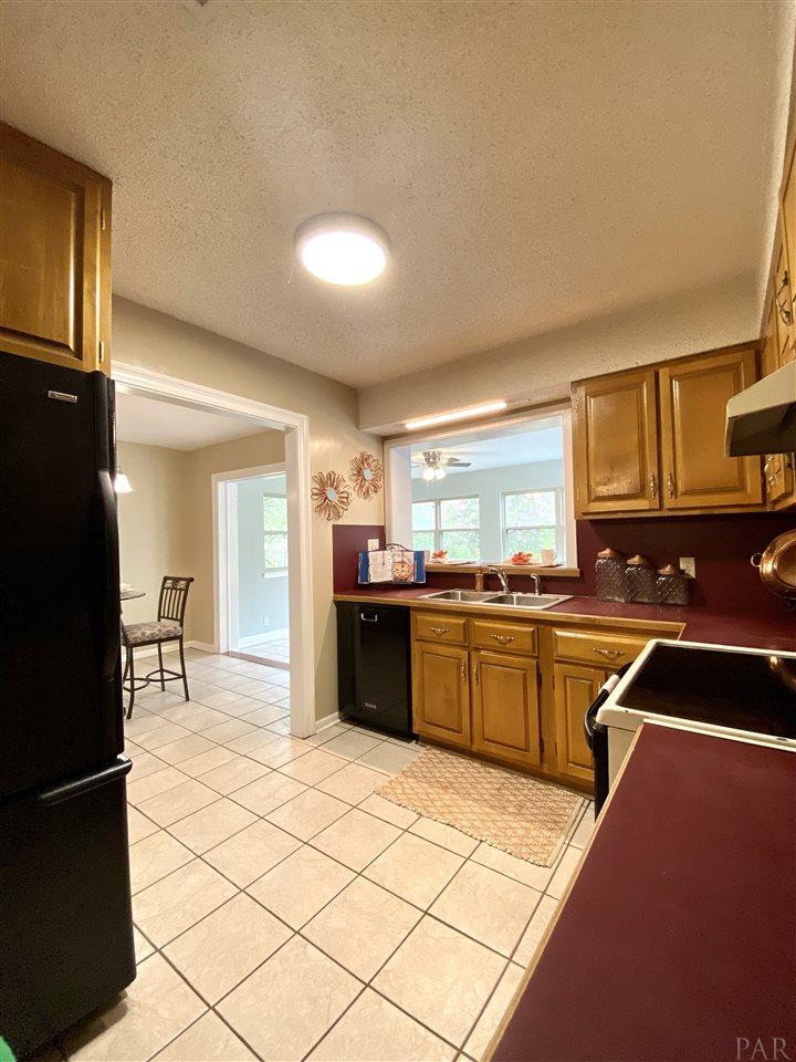 2948 Ranchette Square Gulf Breeze, FL 32563 - Photo 8 of 41 Gallery Image 8