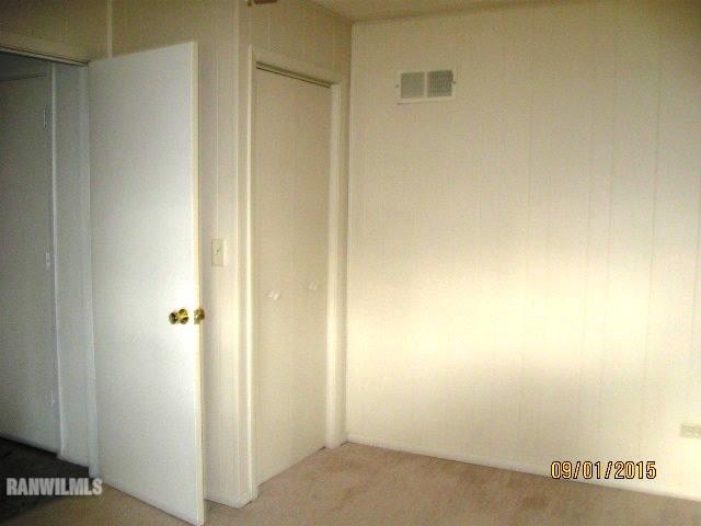 2055 Hillsdown Road Davis, IL 61019 - Photo 9 of 18 a view of a hallway