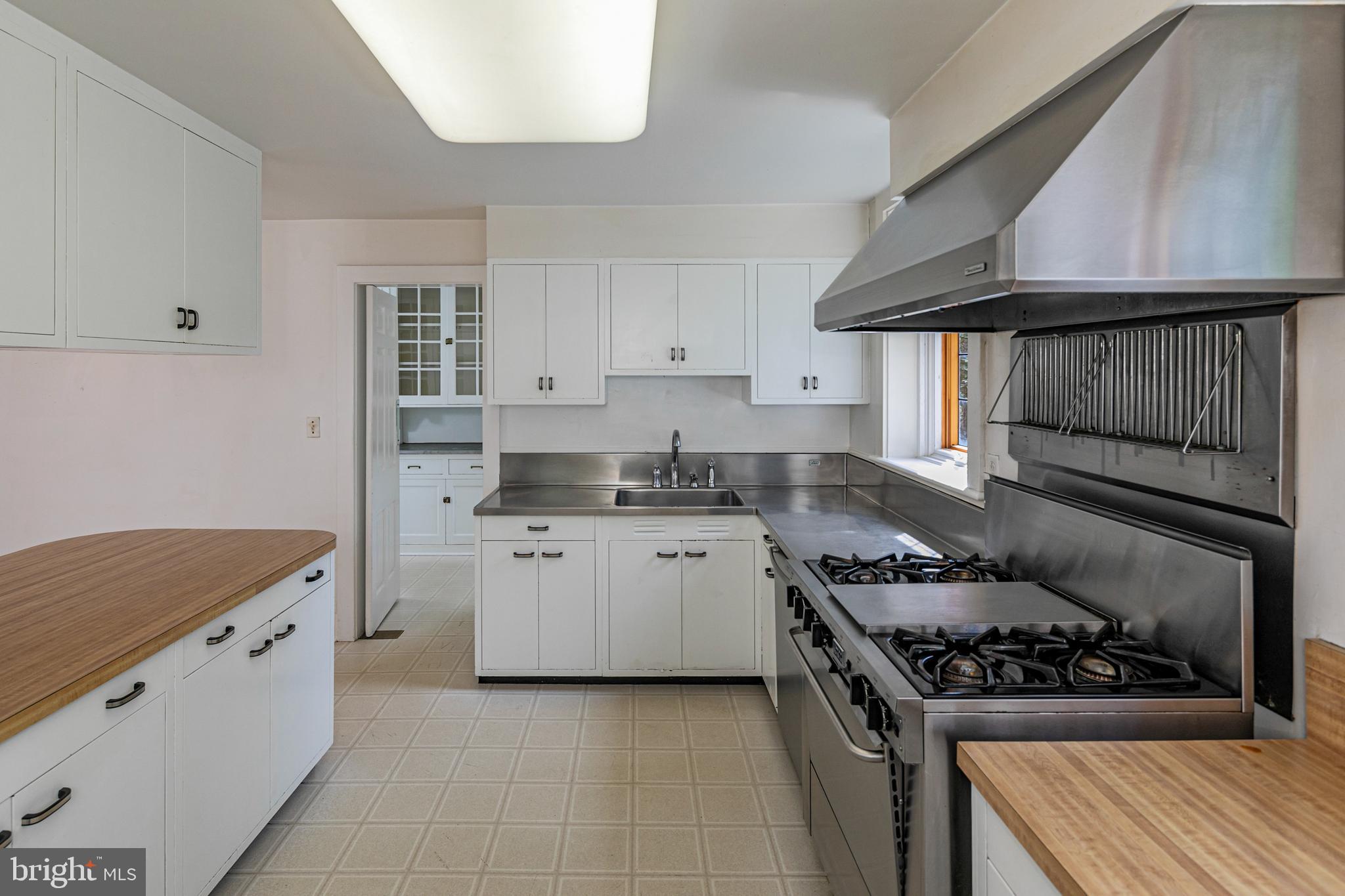 51 Edgerstoune Road Princeton, NJ 08540 - Photo 16 of 40