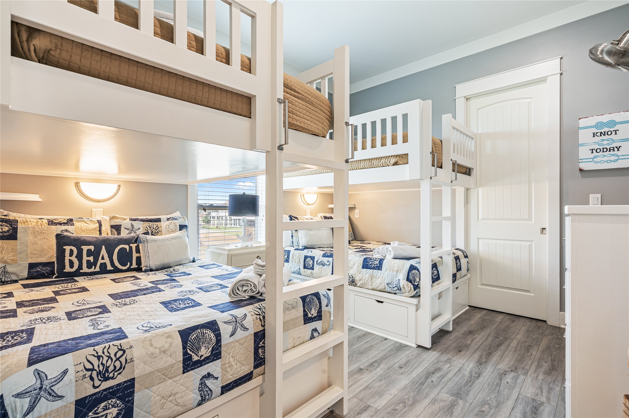 2576 Whitecap Crystal Beach, TX 77650 - Photo 39 of 49 a view of living room filled with furniture and wooden floor