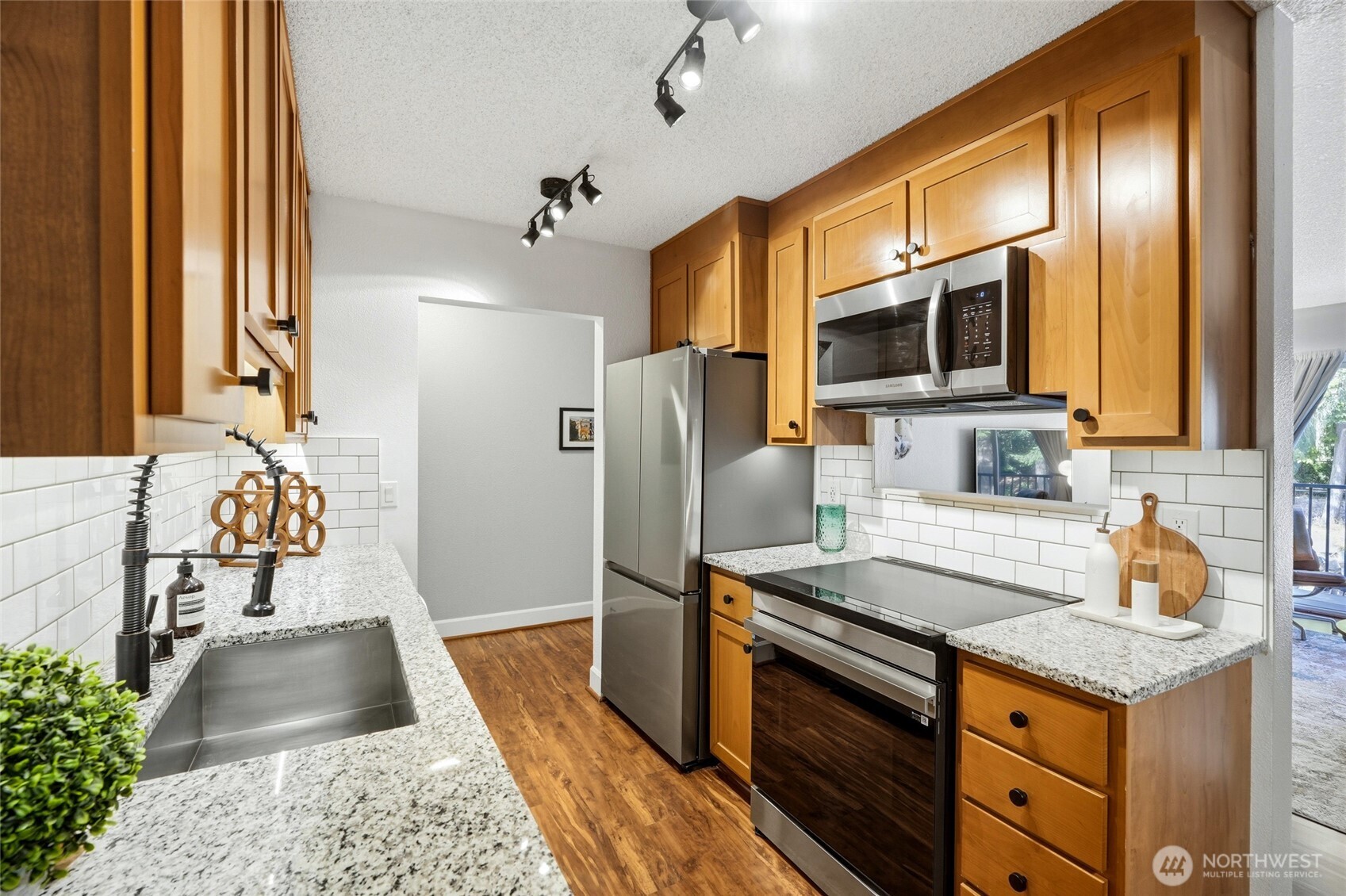 8025 234th Street Southwest, Unit 120 Edmonds, WA 98026 - Photo 6 of 31