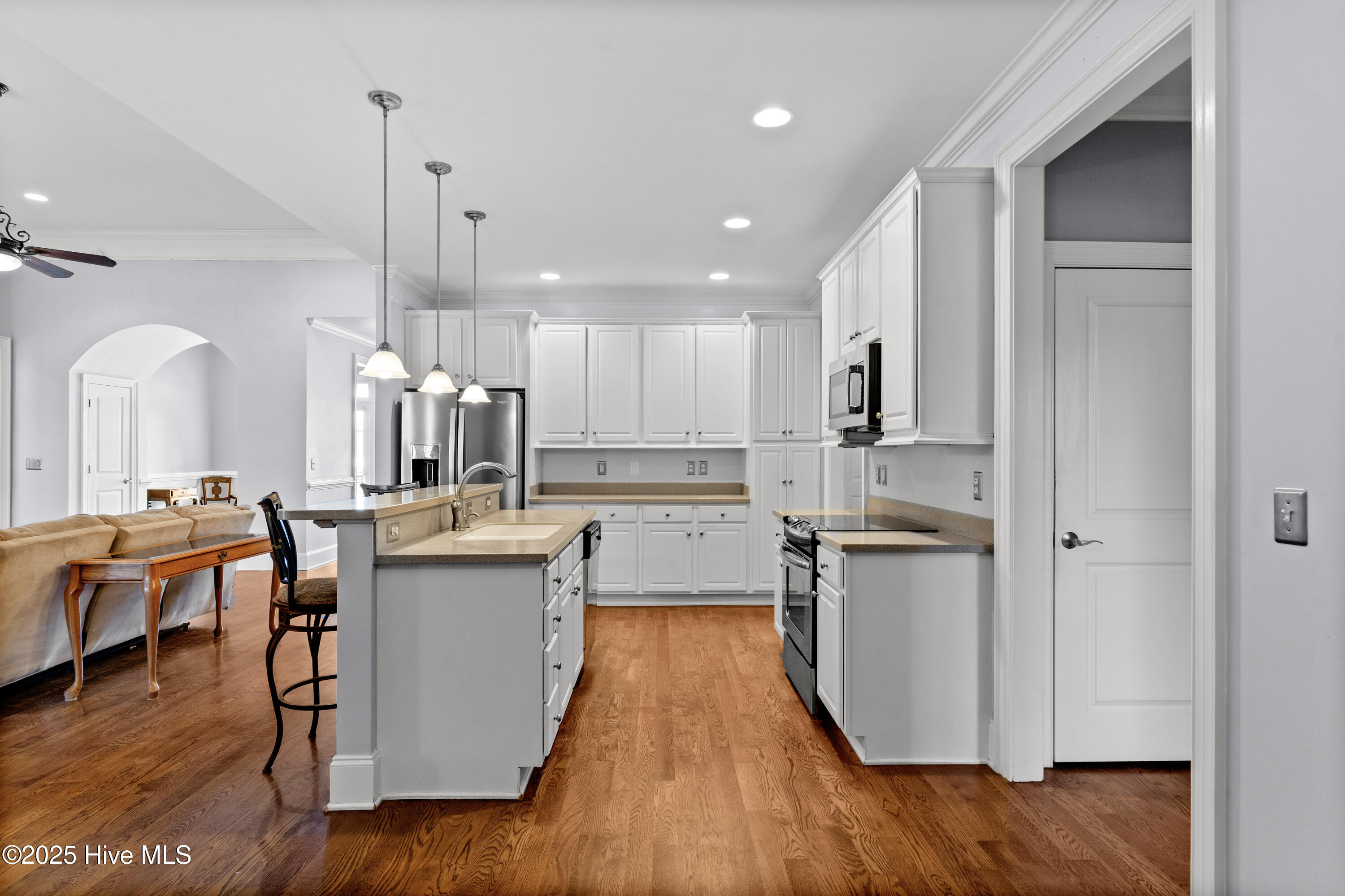 100 Lindy Court Hampstead, NC 28443 - Photo 22 of 55 Kitchen w/3 Pantries
