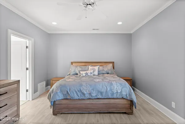 $575,000 | 100 Lindy Court, Hampstead, NC 28443