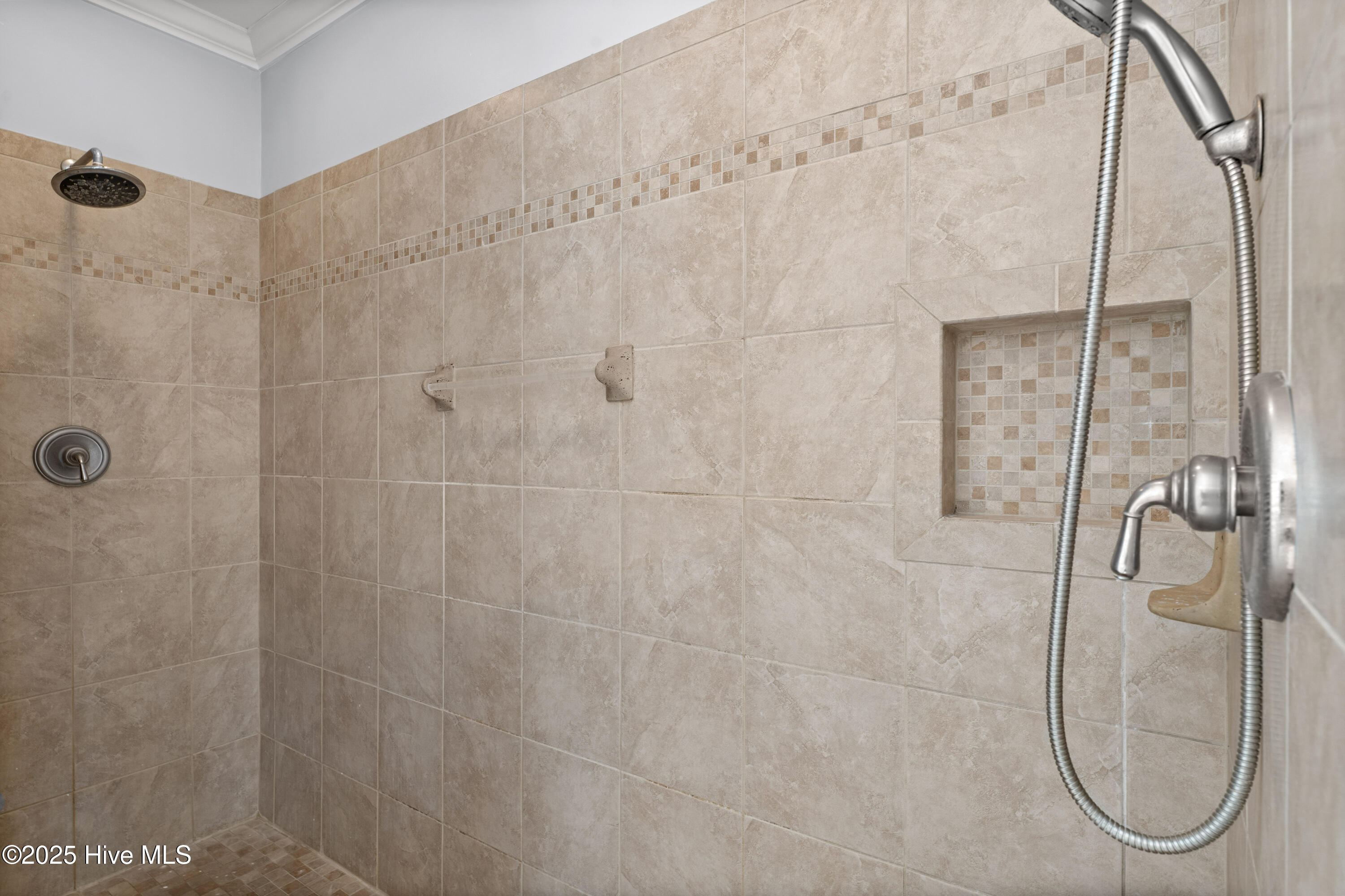 100 Lindy Court Hampstead, NC 28443 - Photo 28 of 55 Large Walk-in Shower
