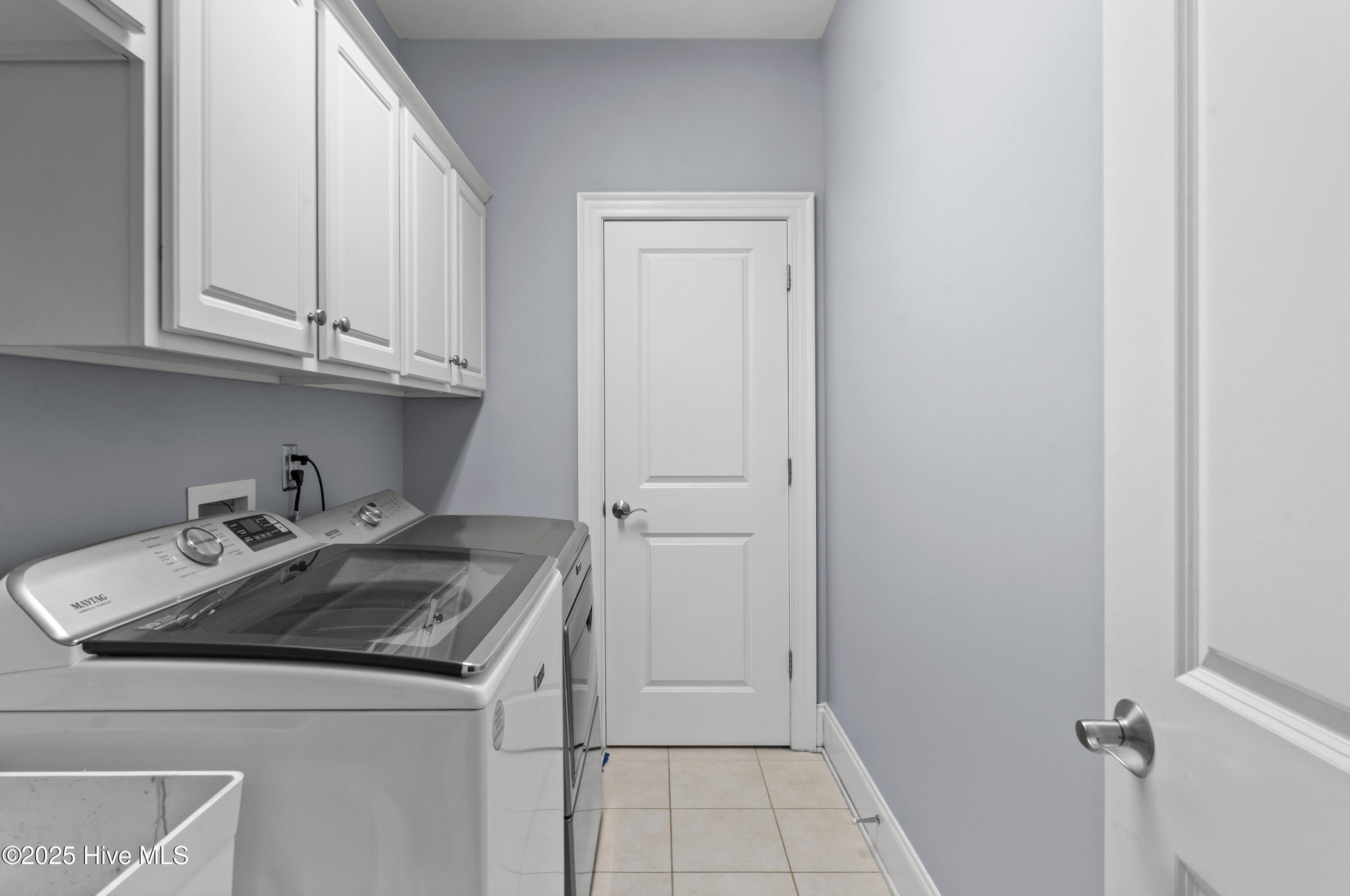 100 Lindy Court Hampstead, NC 28443 - Photo 30 of 55 Laundry Room