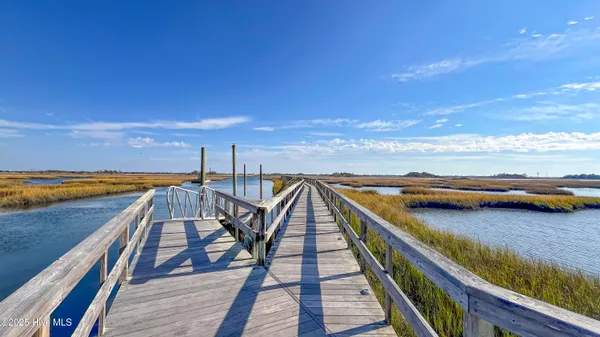 $575,000 | 100 Lindy Court, Hampstead, NC 28443