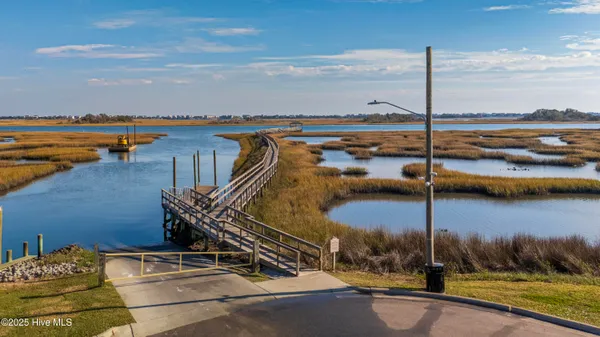 $575,000 | 100 Lindy Court, Hampstead, NC 28443