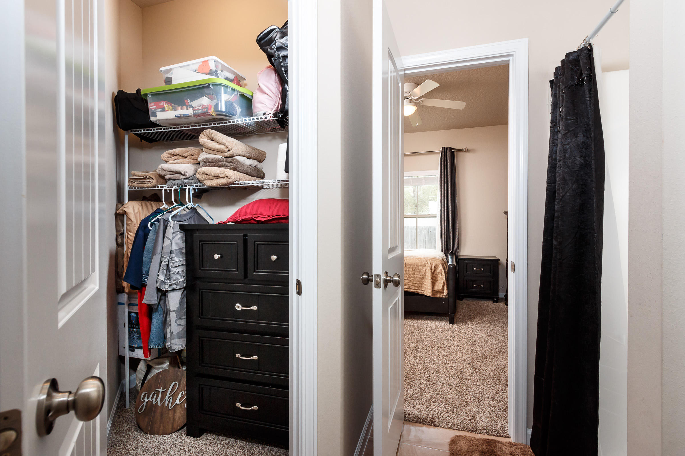 4600 Hermosa Road Crestview, FL 32539 - Photo 22 of 40 a view of walk in closet