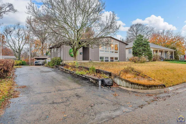 $169,000 | 1721 Southwest 27th Street, Topeka, KS 66611