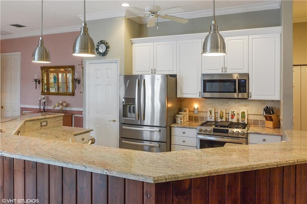 7763 Southeast Lucida Lane Hobe Sound, FL 33455 - Photo 11 of 32
