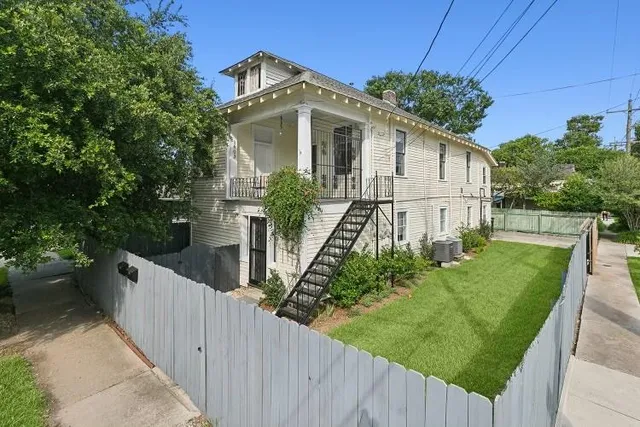 $1,950 | 1603 Burdette Street, New Orleans, LA 70118