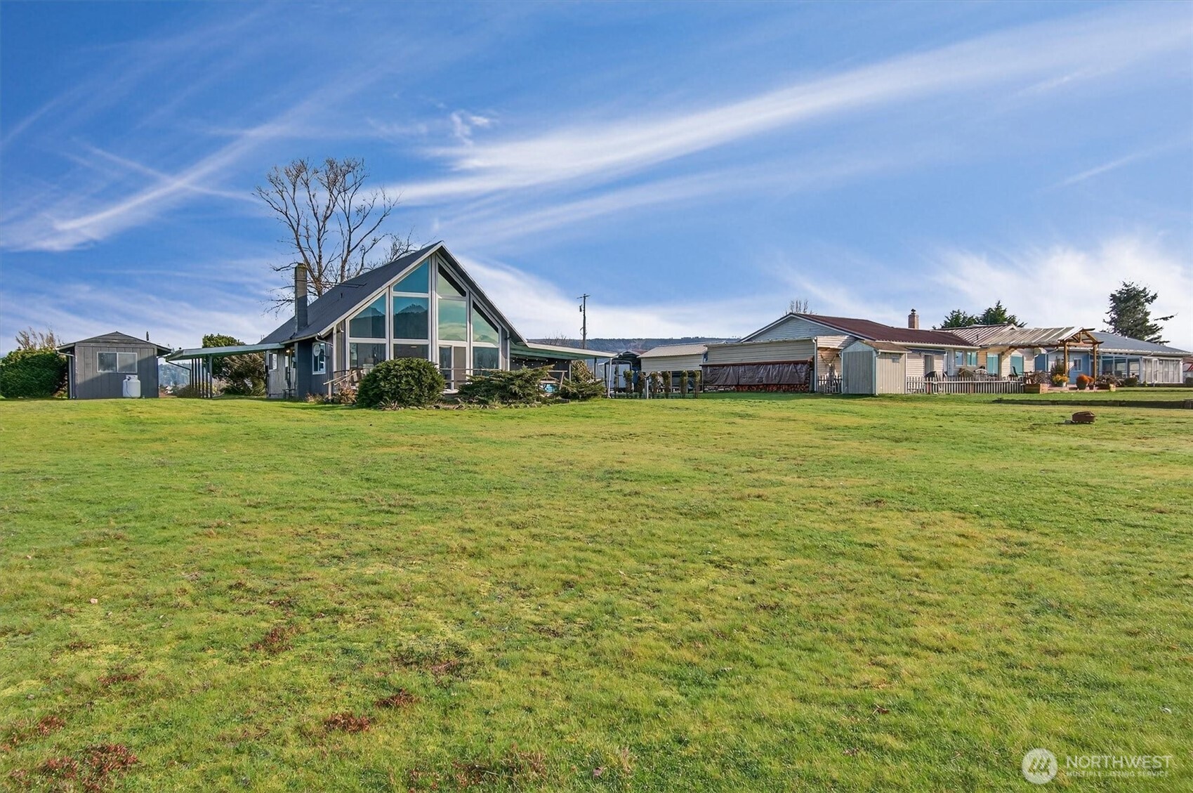 301 West Sunny Sands Road Cathlamet, WA 98612 - Photo 3 of 39