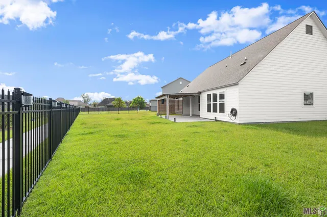 $2,600 | 39262 Bridge Path Lane, Gonzales, LA 70737